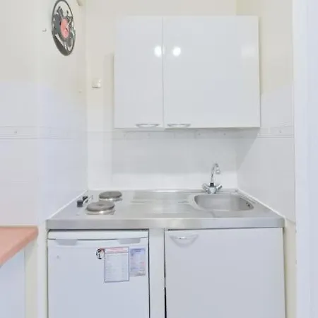 Palm Royal - For 4 With Balcony - 5 Minutes From The * Antibes