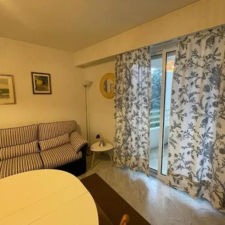 Palm Royal - For 4 With Balcony - 5 Minutes From The *